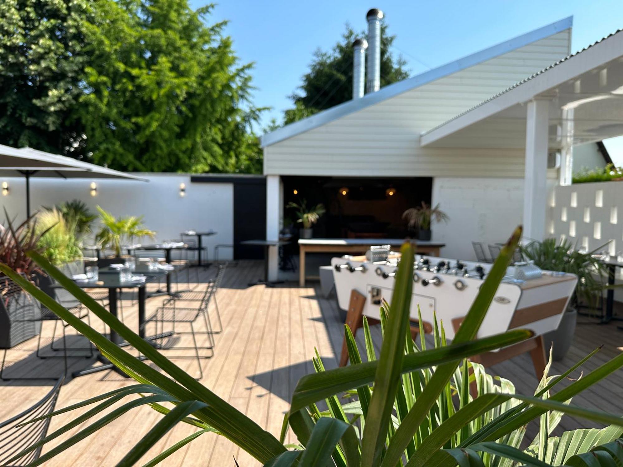 Logis Hotel & Restaurant Le Vert Bocage 弗兰奎维尔-圣皮尔 外观 照片